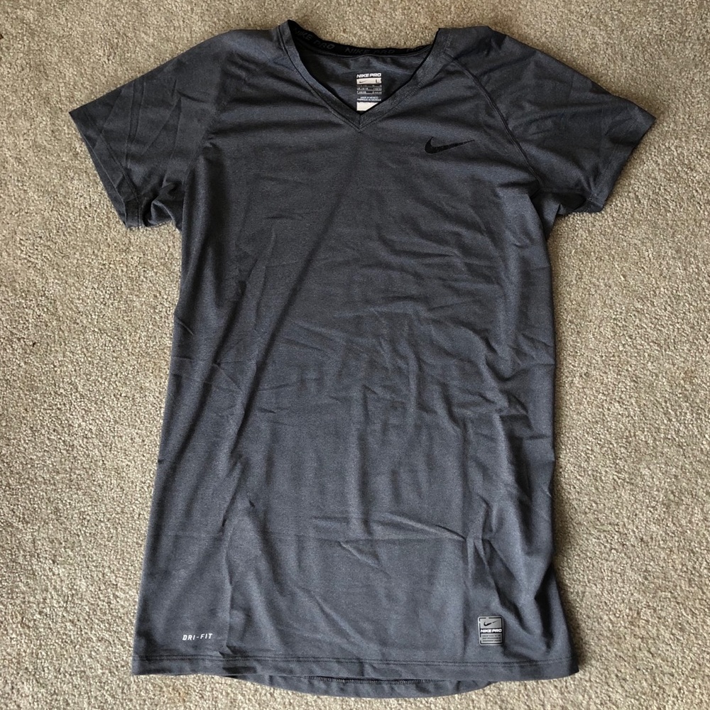 Nike Pro Women’s fitted tee — size Large